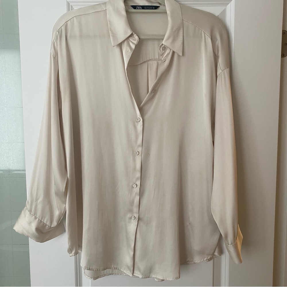 Zara cream satin button up blouse - Picture 2 of 4